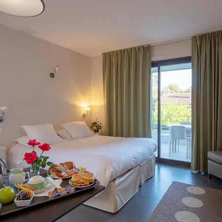 Hoteliere Alcyon شقة فندقية